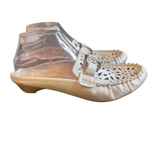 Women's Ashro Silver Mules Size 9M - Picture 4 of 6